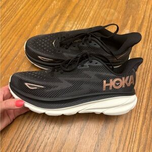 Hoka Clifton 9 Women’s Size 9
